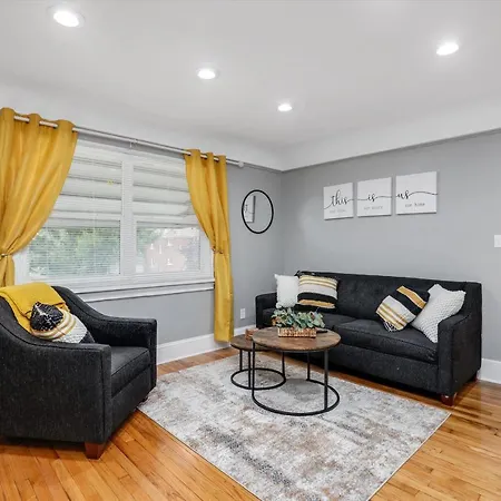 Modern & Cozy East Side Gem ~ Queen Beds ~ Parking Detroit Exterior photo