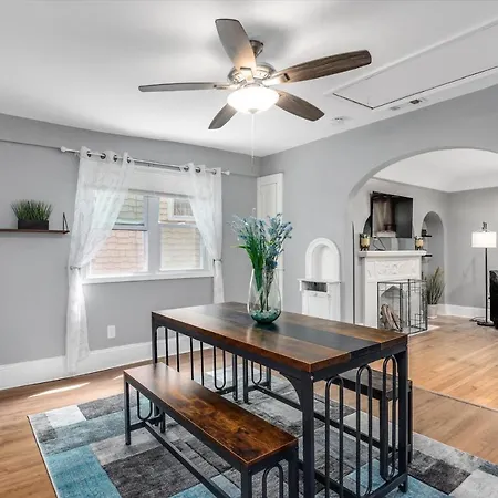 Modern & Cozy East Side Gem ~ Queen Beds ~ Parking Detroit Exterior photo