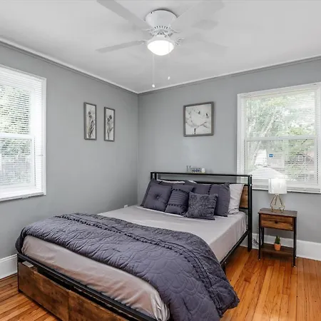 Modern & Cozy East Side Gem ~ Queen Beds ~ Parking Detroit Exterior photo