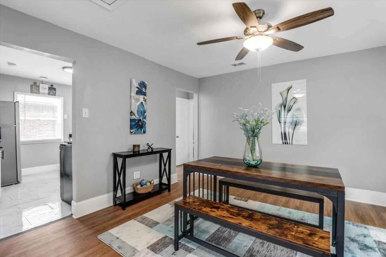 Modern & Cozy East Side Gem ~ Queen Beds ~ Parking Apartment